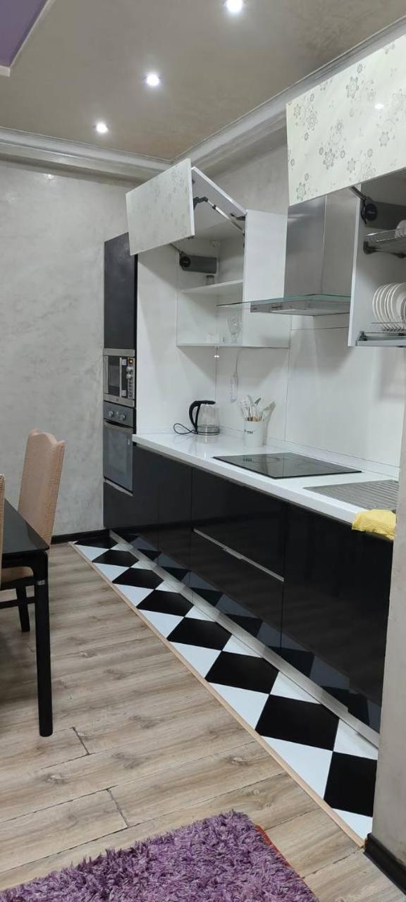 אלמטי Nurly Tau 2Room Apartments מראה חיצוני תמונה